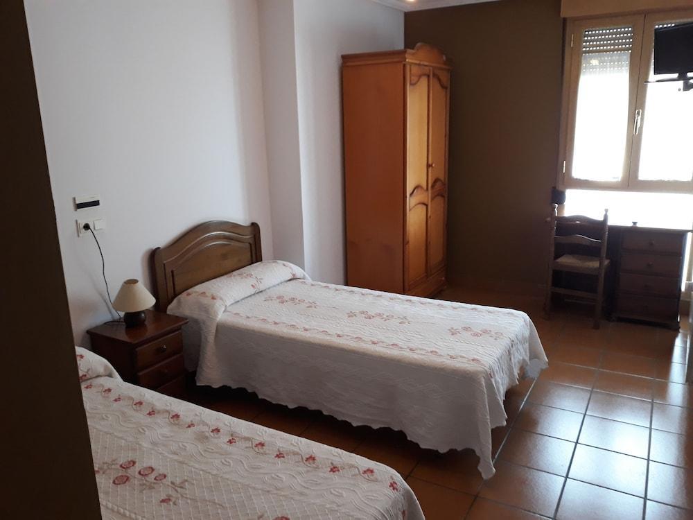 Hostal Ardoi Zizur Mayor Exterior photo