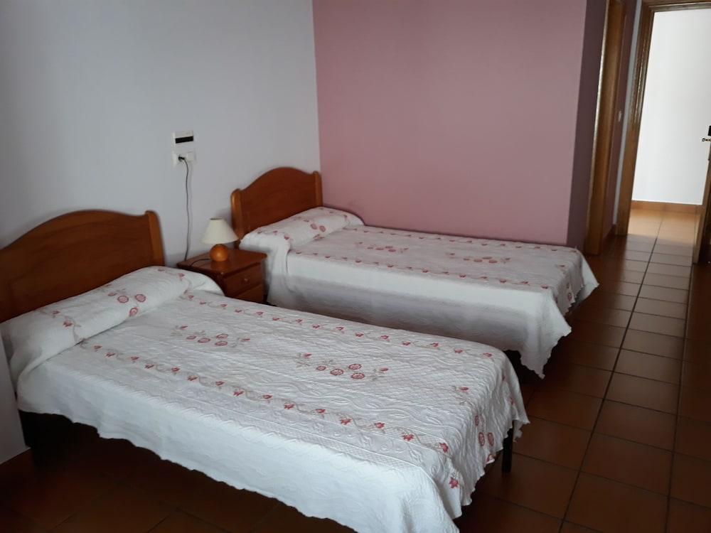 Hostal Ardoi Zizur Mayor Exterior photo